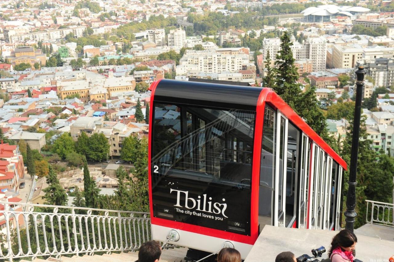 Walk Everywhere! Tbilisi Buitenkant foto